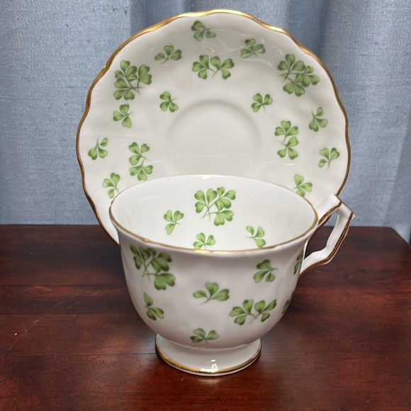 Vintage Aynsley Shamrock Footed Cup & Saucer Crocus Coupe Shape #159 England - Picture 3 of 16